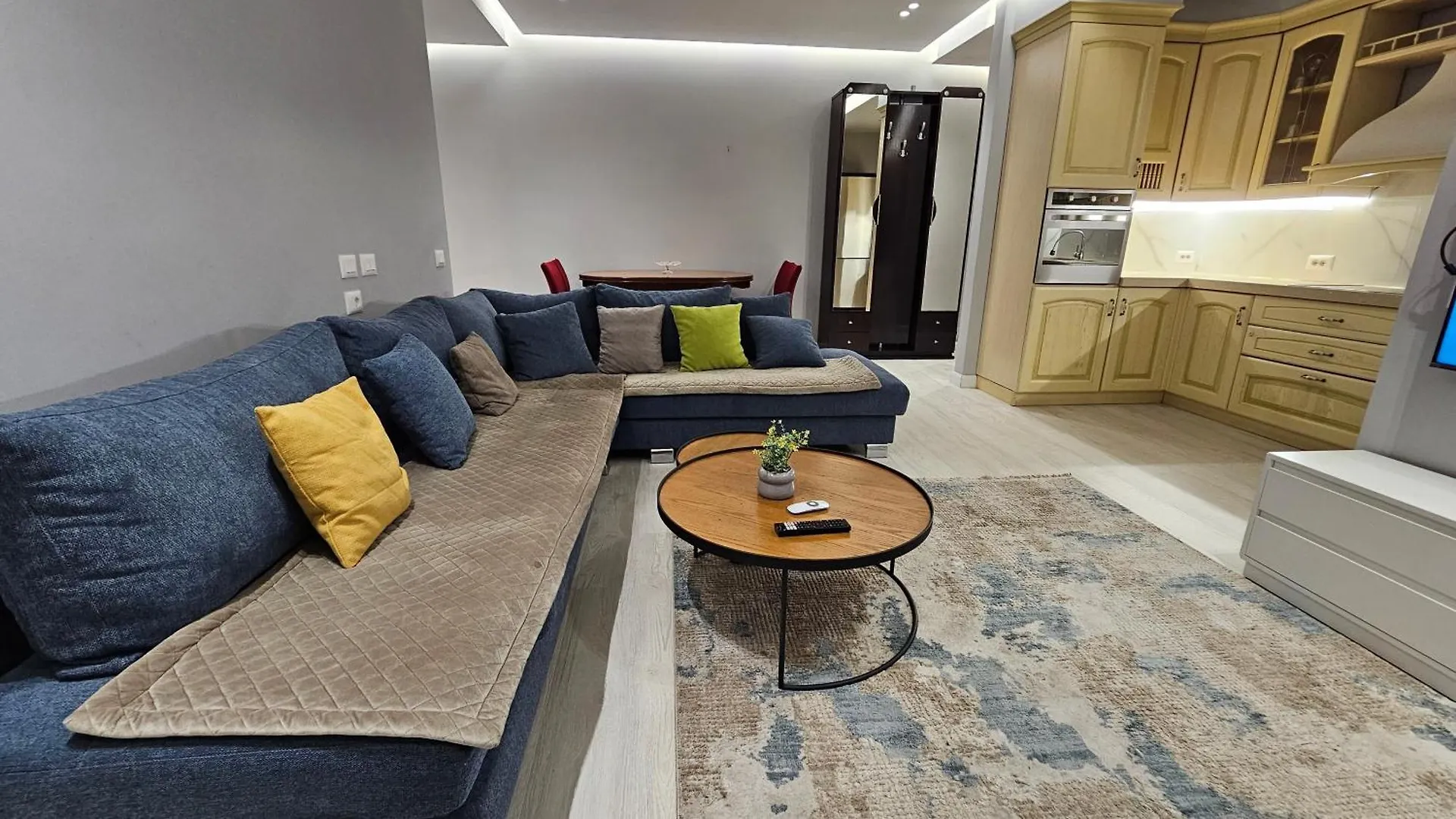 Xplore Apartment Тирана Албания