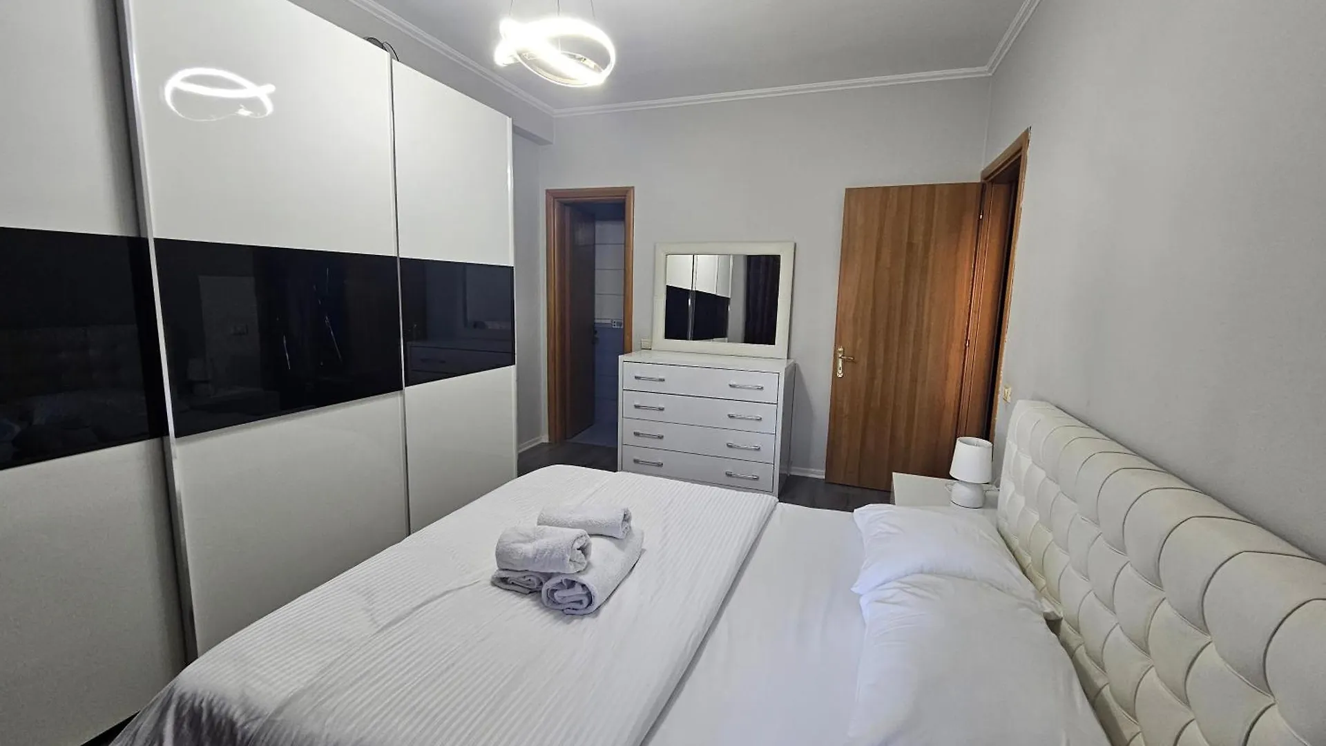 Xplore Apartment Тирана