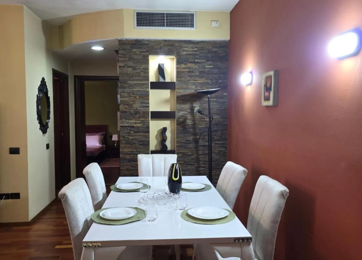 Xplore Apartment Тирана 0*,