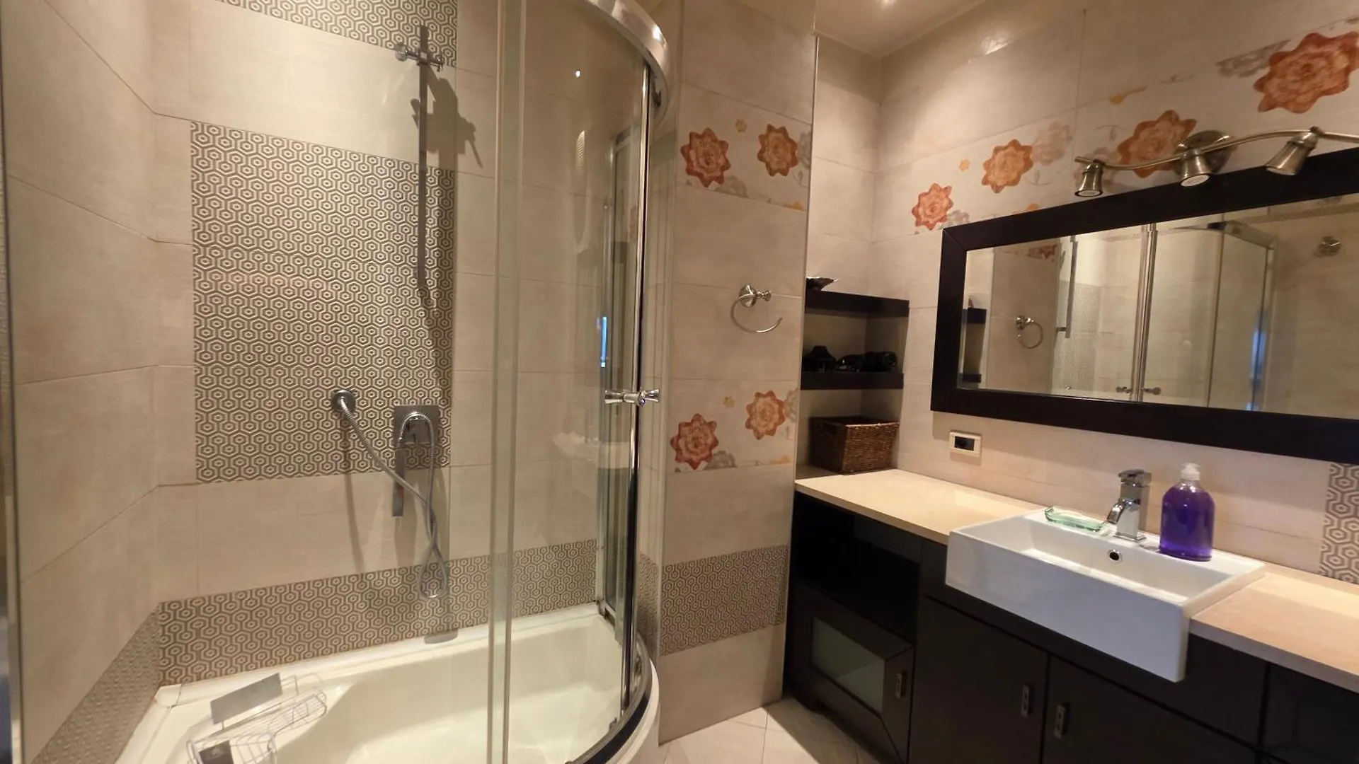Xplore Apartment Тирана 0*,
